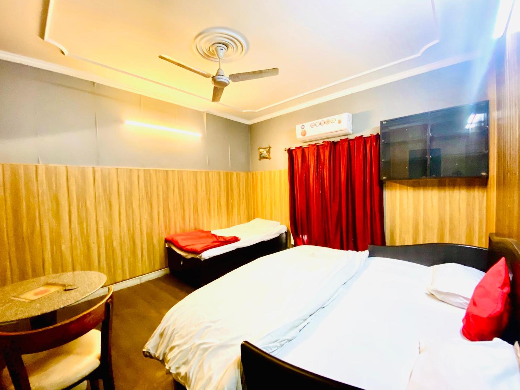 Osakataj Hotel อัครา ภายนอก รูปภาพ
