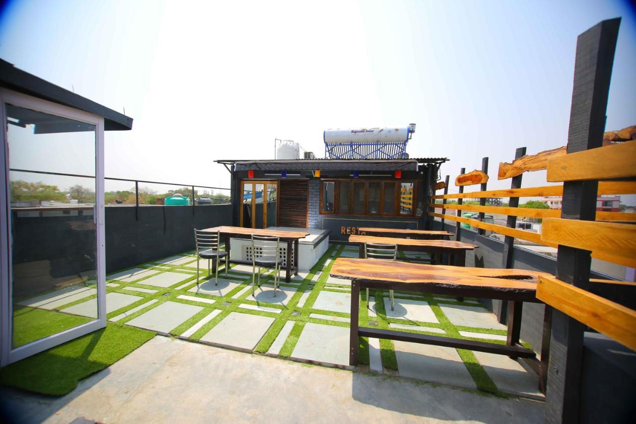 Osakataj Hotel อัครา ภายนอก รูปภาพ